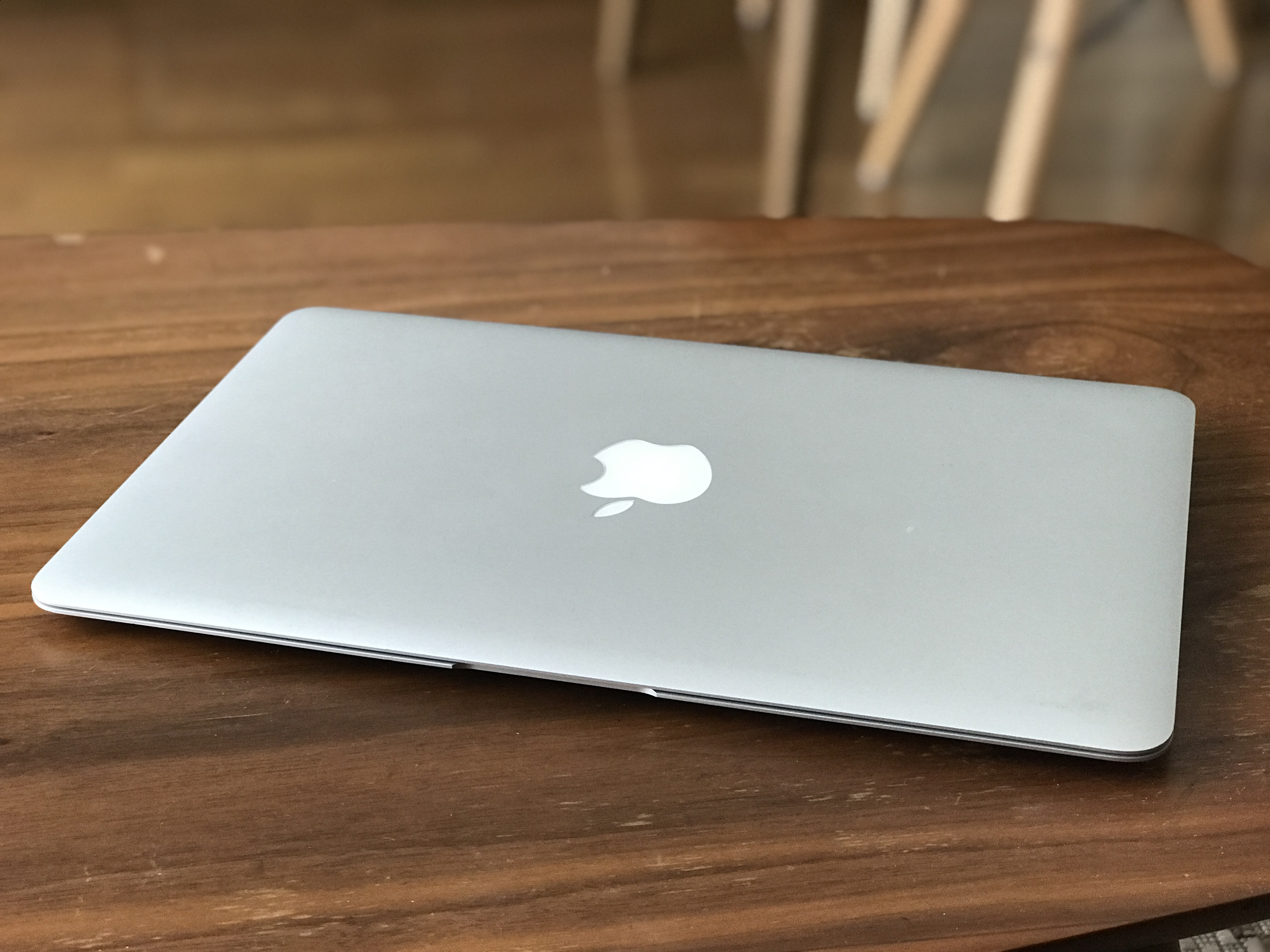 MacBookAirのバッテリーを交換 (2013 Midモデル)